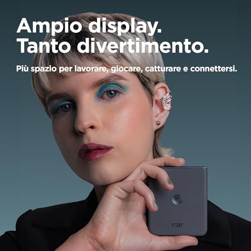 Motorola Razr 50: Innovazione nel Design Flip - immagine 1