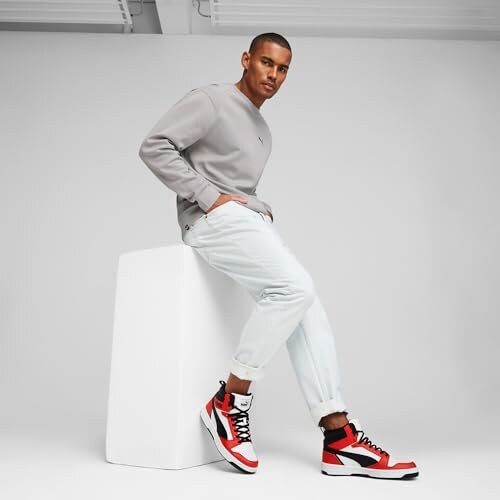 PUMA Rebound V6 Unisex, Comode e Stile - immagine 1