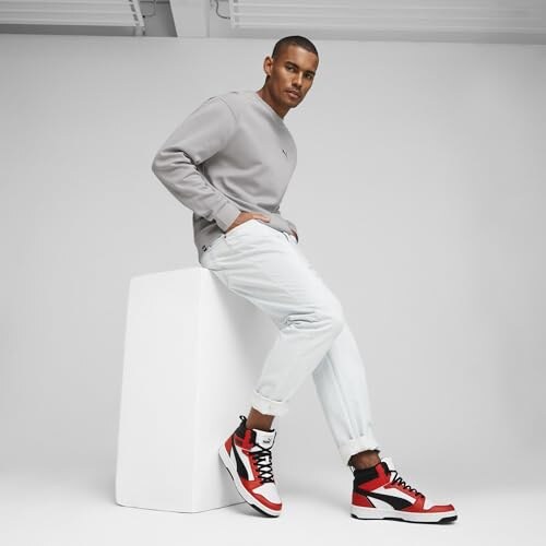 PUMA Rebound V6 Unisex, Comode e Stile - immagine 2